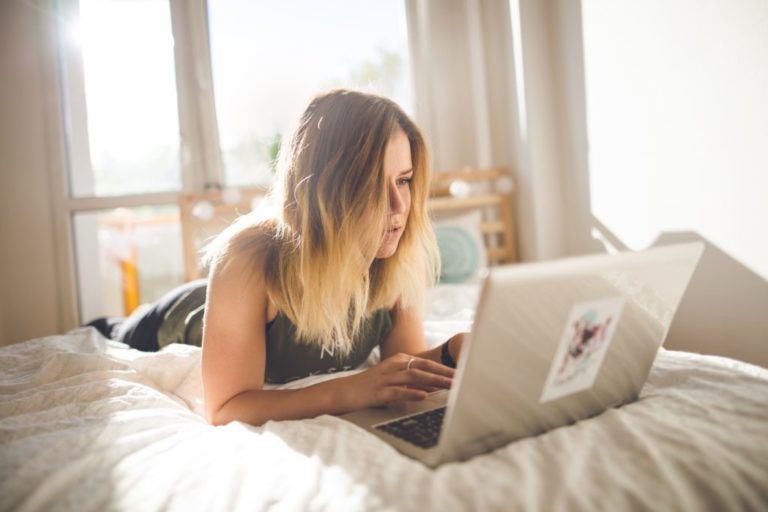 5 Common Mistakes People Avoid While Buying A Laptop