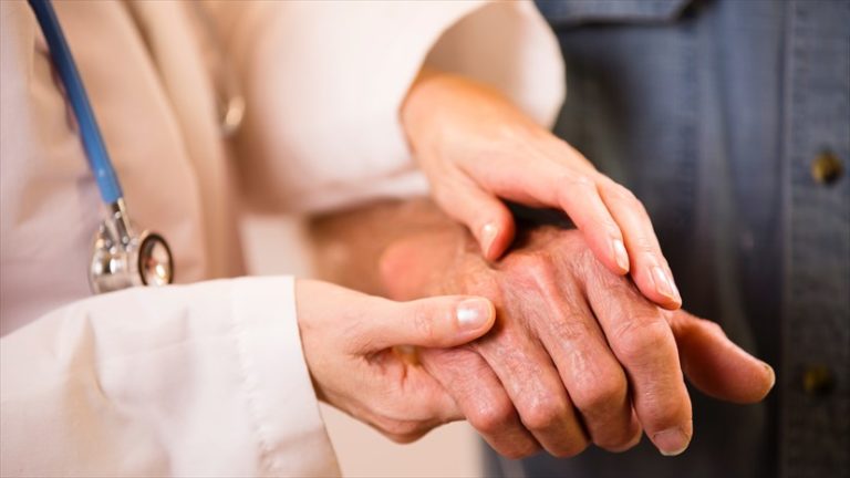 Rheumatoid Arthritis: Causes, Symptoms, Diagnosis & Treatment