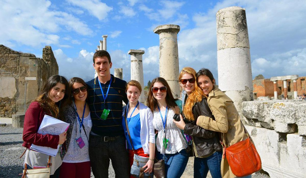 Top 5 Bountiful Benefits Of Studying Abroad You Need To Know!