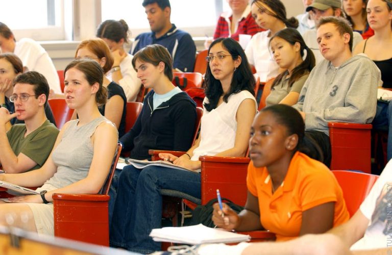 Few Things Students Must Do During Their College Life!