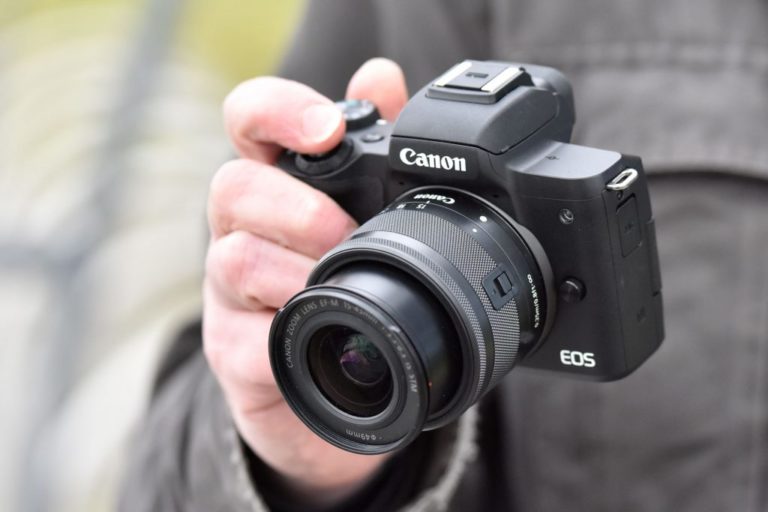 Here Are The Best Mirrorless Camera Available In The Market For 2019!