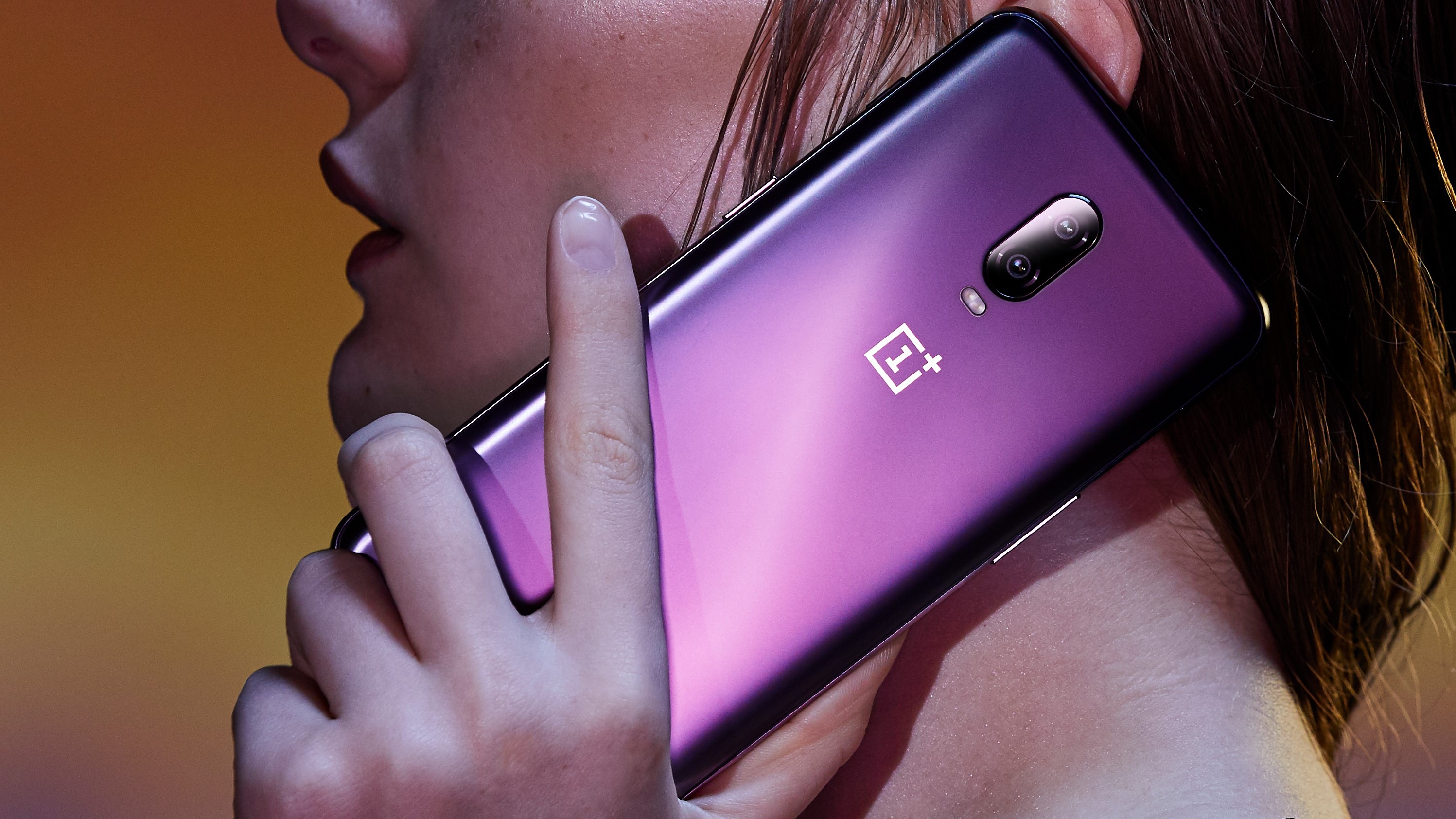 Samsung Galaxy S10e vs OnePlus 6T: Which Is The Next Mid-Range King?