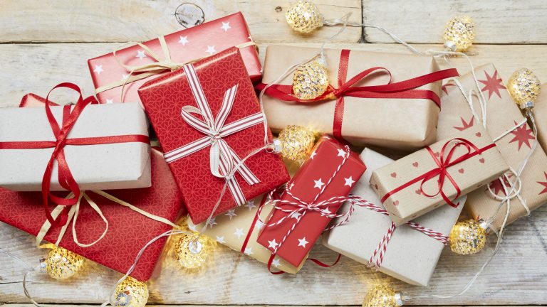 Here Are Top Best Christmas Gift Ideas For Kids & Adults 2019
